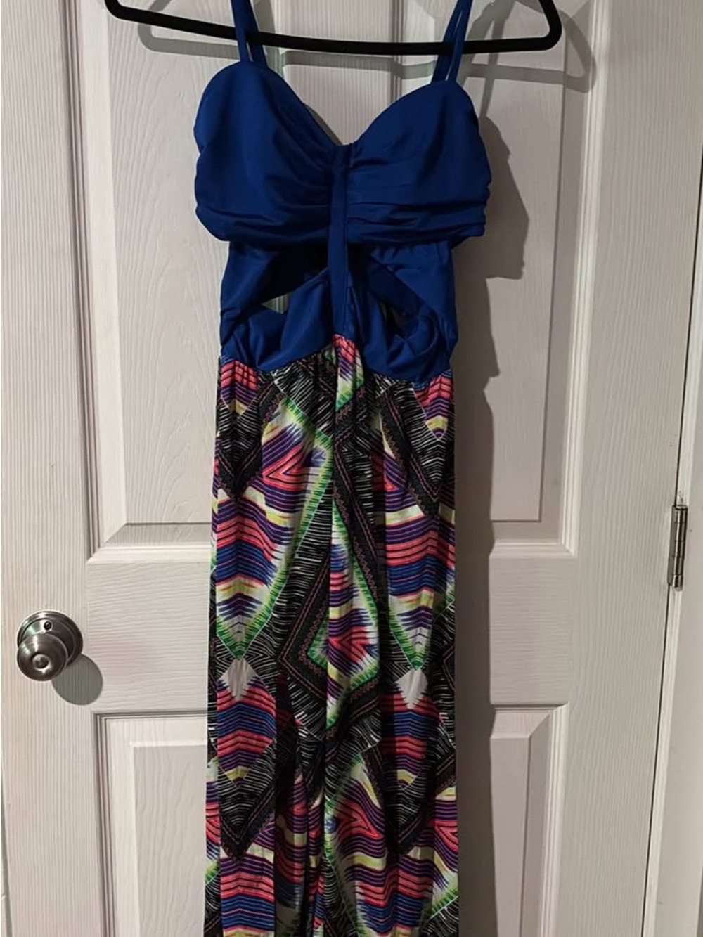 bebe Blue Cutout Maxi with Multicolor Geometric Print